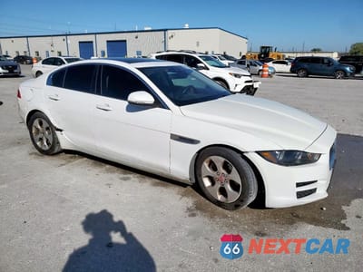 Czwarte zdjęcie samochodu z boku: 2017 JAGUAR XE VIN:SAJAR4BNXHA976286 - miniatura