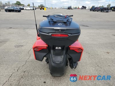 Czwarte zdjęcie samochodu z boku: 2022 CAN-AM SPYDER ROADSTER F3-T VIN:2BXREDD26NV002237 - miniatura