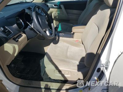 Zdjęcie 7 z 14 samochodu: 2013 TOYOTA HIGHLANDER BASE VIN:5TDBK3EH9DS191911 - miniatura