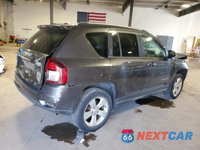 Trzecie zdjęcie samochodu z tyłu: 2016 JEEP COMPASS LATITUDE VIN:1C4NJDEB1GD596324 - miniatura
