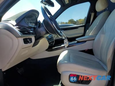 Zdjęcie 7 z 12 samochodu: 2017 BMW X5 XDR40E VIN:5UXKT0C51H0S80402 - miniatura