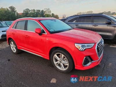 Czwarte zdjęcie samochodu z boku: 2024 AUDI Q3 PREMIUM S LINE 45 VIN:WA1DECF30R1040442 - miniatura