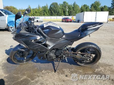 Trzecie zdjęcie samochodu z tyłu: 2023 KAWASAKI EX400 VIN:JKAEXKH18PDAP6270 - miniatura
