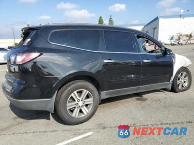 Trzecie zdjęcie samochodu z tyłu: 2016 CHEVROLET TRAVERSE LT VIN:1GNKRHKD2GJ164357 - miniatura
