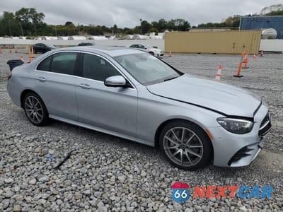 Czwarte zdjęcie samochodu z boku: 2023 MERCEDES-BENZ E 350 4MATIC VIN:W1KZF8EB9PB139997 - miniatura