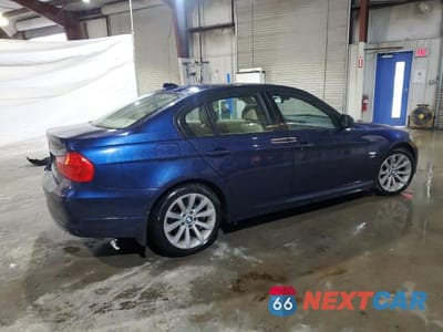 Trzecie zdjęcie samochodu z tyłu: 2011 BMW 328 XI SULEV VIN:WBAPK5G53BNN80676 - miniatura