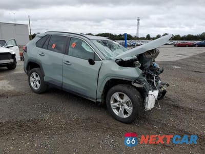 Czwarte zdjęcie samochodu z boku: 2021 TOYOTA RAV4 XLE VIN:2T3W1RFV2MW161188 - miniatura