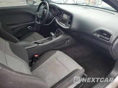 Zdjęcie 8 z 12 samochodu: 2016 DODGE CHALLENGER SXT VIN:2C3CDZAG5GH112546 - miniatura