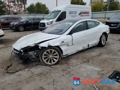 2016 TESLA MODEL S 5YJSA1E15GF156138 - główne zdjęcie licytacji z USA - miniatura