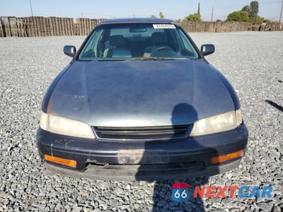 Piąte zdjęcie samochodu w środku: 1997 HONDA ACCORD LX VIN:1HGCD5639VA215055 - miniatura