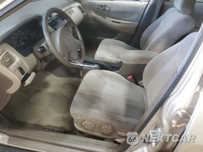 Zdjęcie 7 z 13 samochodu: 2002 HONDA ACCORD LX VIN:JHMCG66572C003833 - miniatura