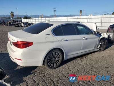 Trzecie zdjęcie samochodu z tyłu: 2019 BMW 530E VIN:WBAJA9C55KB388568 - miniatura