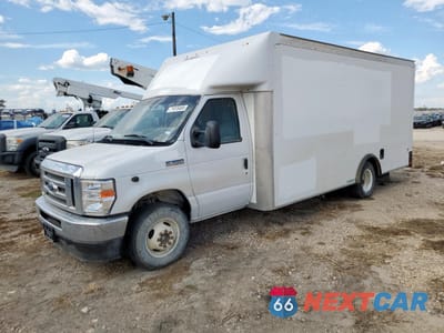2022 FORD ECONOLINE - TRUCKS DELIVERY VAN 1FDWE3FK7NDC25727 - główne zdjęcie licytacji z USA - miniatura