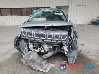 Piąte zdjęcie samochodu w środku: 2022 JEEP COMPASS LATITUDE VIN:3C4NJCBB8NT182513 - miniatura