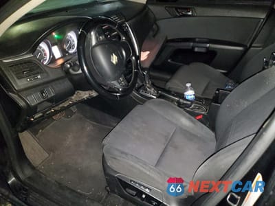 Zdjęcie 7 z 12 samochodu: 2010 SUZUKI KIZASHI SE VIN:JS2RE9A3XA6100732 - miniatura