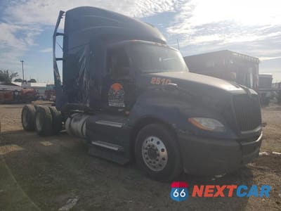 2018 INTERNATIONAL LT625 SEMI TRUCK 3HSDZAPR5JN532510 - główne zdjęcie licytacji z USA - miniatura