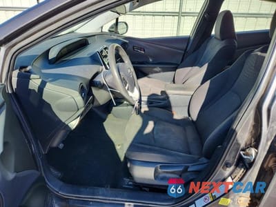 Zdjęcie 7 z 12 samochodu: 2018 TOYOTA PRIUS VIN:JTDKBRFU9J3596405 - miniatura