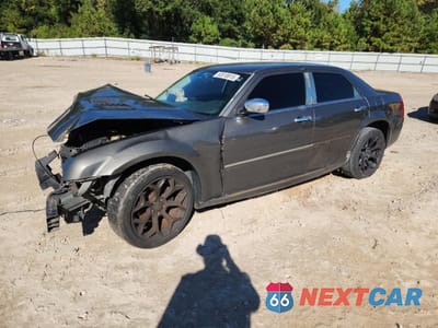 2010 CHRYSLER 300 TOURING 2C3CA5CV7AH160764 - główne zdjęcie licytacji z USA - miniatura