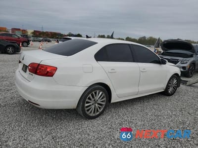 Trzecie zdjęcie samochodu z tyłu: 2011 VOLKSWAGEN JETTA SEL VIN:3VWLZ7AJ6BM353133 - miniatura