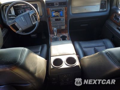 Zdjęcie 8 z 14 samochodu: 2012 LINCOLN NAVIGATOR VIN:5LMJJ2J59CEL04919 - miniatura