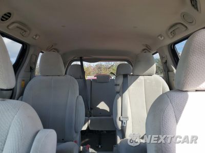 Zdjęcie 10 z 13 samochodu: 2014 TOYOTA SIENNA LE VIN:5TDKK3DC4ES501132 - miniatura