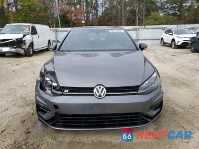 Piąte zdjęcie samochodu w środku: 2019 VOLKSWAGEN GOLF R VIN:WVWVA7AUXKW107425 - miniatura