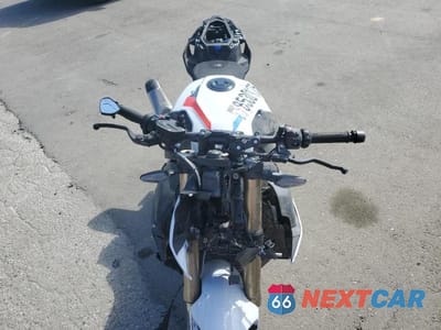 Piąte zdjęcie samochodu w środku: 2024 BMW S 1000 R VIN:WB10E5305R6J50073 - miniatura