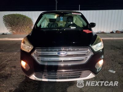 Piąte zdjęcie samochodu w środku: 2017 FORD ESCAPE SE VIN:1FMCU9G92HUA15030 - miniatura