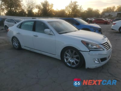 Czwarte zdjęcie samochodu z boku: 2012 HYUNDAI EQUUS SIGNATURE VIN:KMHGH4JH5CU050405 - miniatura
