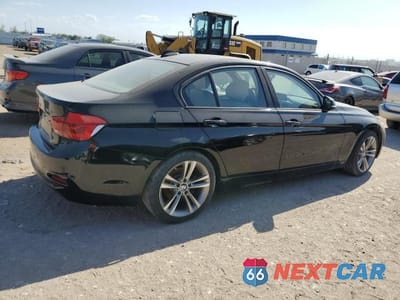 Trzecie zdjęcie samochodu z tyłu: 2016 BMW 328 XI SULEV VIN:WBA8E3G56GNU38751 - miniatura