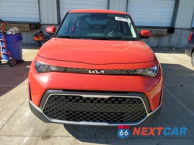 Piąte zdjęcie samochodu w środku: 2025 KIA SOUL LX VIN:KNDJ23AU2S7272786 - miniatura