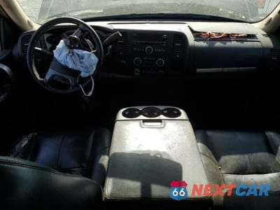 Zdjęcie 8 z 12 samochodu: 2013 GMC SIERRA K3500 SLE VIN:1GT423C85DF149800 - miniatura