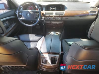 Zdjęcie 8 z 12 samochodu: 2007 BMW 750 VIN:WBAHN83507DT66437 - miniatura