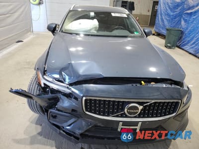 Piąte zdjęcie samochodu w środku: 2025 VOLVO V60 CROSS COUNTRY PLUS VIN:YV4L12WK5S2150317 - miniatura