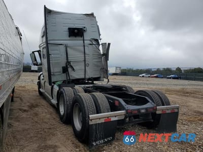 Trzecie zdjęcie samochodu z tyłu: 2022 VOLVO VNL SEMI TRUCK VIN:4V4NC9EH9NN607268 - miniatura