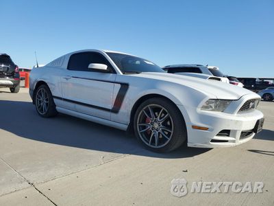 Czwarte zdjęcie samochodu z boku: 2014 FORD MUSTANG VIN:1ZVBP8AMXE5278125 - miniatura