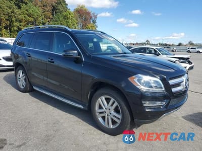 Czwarte zdjęcie samochodu z boku: 2015 MERCEDES-BENZ GL 450 4MATIC VIN:4JGDF6EEXFA447294 - miniatura