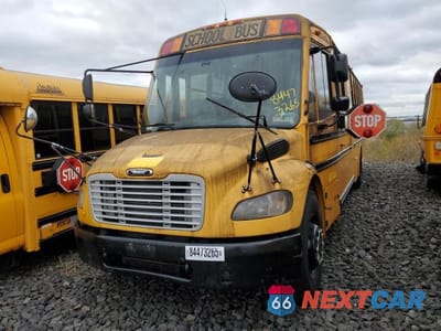 Drugie zdjęcie samochodu z przodu: 2011 THOMAS SAF-T-LINER C2 - SCHOOL BUS VIN:4UZABRDTXBCAU4000 - miniatura