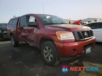 Czwarte zdjęcie samochodu z boku: 2015 NISSAN TITAN S VIN:1N6AA0EJ5FN507701 - miniatura