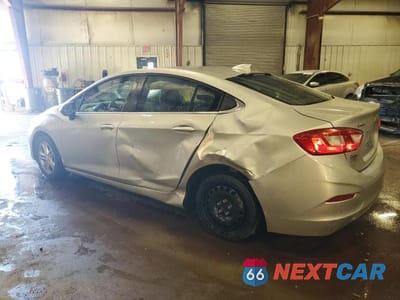 Drugie zdjęcie samochodu z przodu: 2017 CHEVROLET CRUZE LT VIN:3G1BE5SM4HS601092 - miniatura