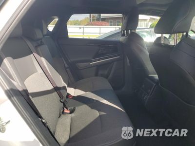 Zdjęcie 11 z 13 samochodu: 2023 TOYOTA BZ4X XLE VIN:JTMABACA3PA015184 - miniatura