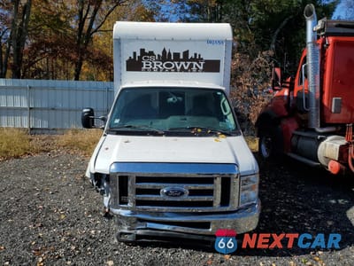 Piąte zdjęcie samochodu w środku: 2017 FORD ECONOLINE E350 SUPER DUTY CUTAWAY VAN VIN:1FDWE3F60HDC51934 - miniatura
