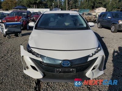 Piąte zdjęcie samochodu w środku: 2019 TOYOTA PRIUS PRIME VIN:JTDKARFP3K3117863 - miniatura