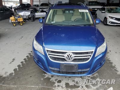 Piąte zdjęcie samochodu w środku: 2009 VOLKSWAGEN TIGUAN S VIN:WVGAV75N19W533306 - miniatura