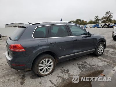 Trzecie zdjęcie samochodu z tyłu: 2013 VOLKSWAGEN TOUAREG V6 VIN:WVGEF9BP0DD009679 - miniatura
