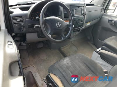 Zdjęcie 8 z 14 samochodu: 2015 MERCEDES-BENZ SPRINTER 2500 VIN:WD3PE7CC6FP147206 - miniatura