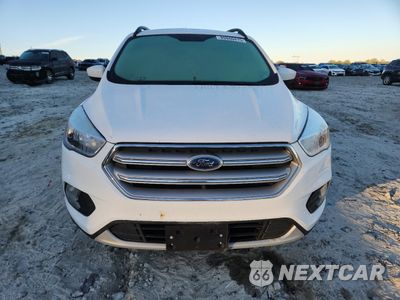 Piąte zdjęcie samochodu w środku: 2018 FORD ESCAPE SE VIN:1FMCU0GD1JUB74935 - miniatura