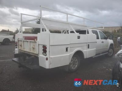 Trzecie zdjęcie samochodu z tyłu: 2013 GMC SIERRA UTILITY / SERVICE TRUCK VIN:1GT423CG5DF222297 - miniatura