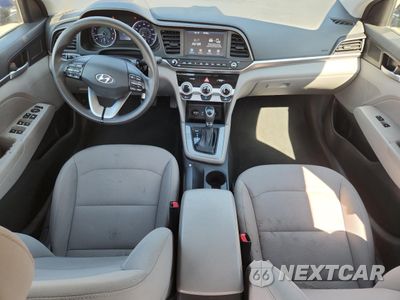 Zdjęcie 8 z 15 samochodu: 2019 HYUNDAI ELANTRA SEL VIN:5NPD84LF6KH434625 - miniatura