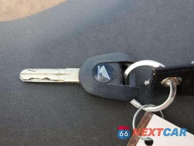 Zdjęcie 8 z 10 samochodu: 2024 HONDA CBR650 R VIN:MLHRH1551R5001441 - miniatura